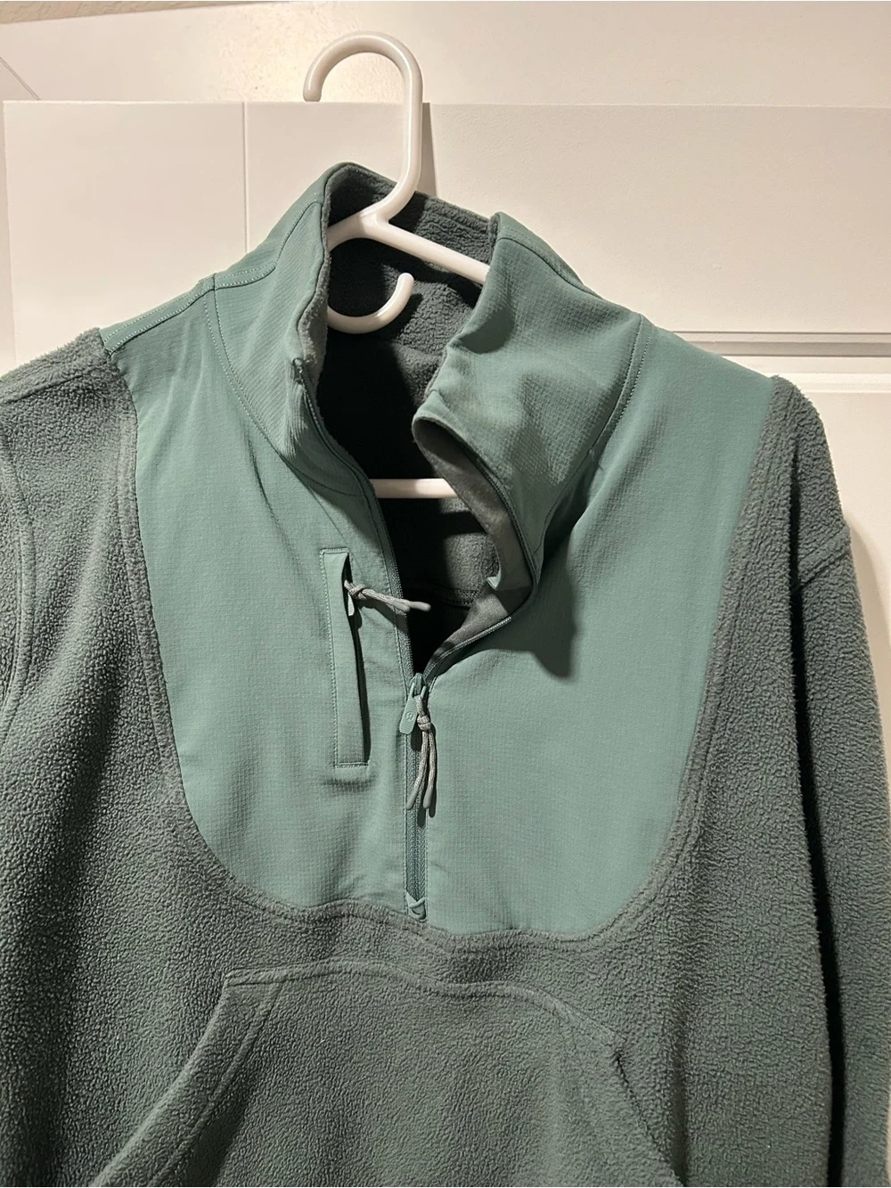 Lululemon Fleece + Ripstop Hiking Pullover Dark Forest /
Medium Forest/ size 8 - Picture 7 of 7